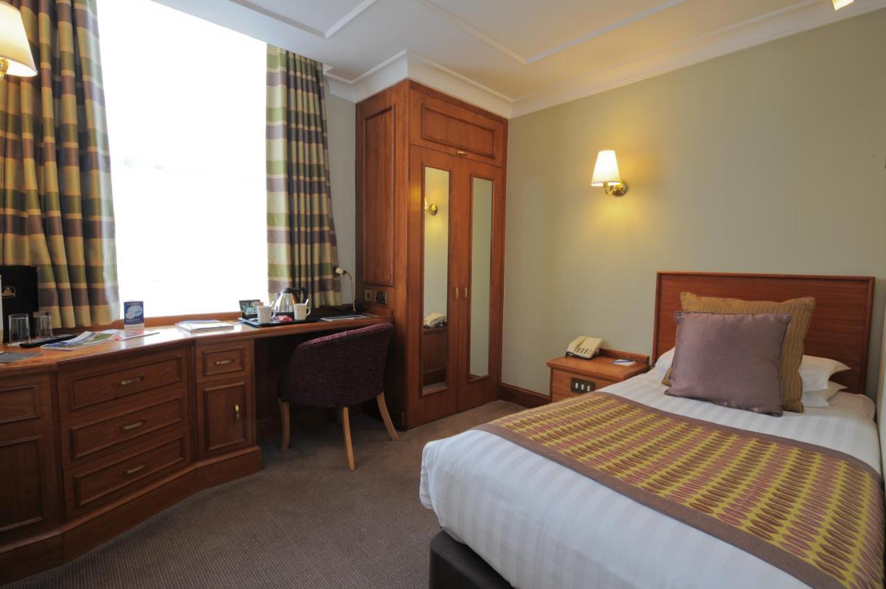 Best Western Plus Pinewood Manchester Airport-Wilmslow Hotel Room photo